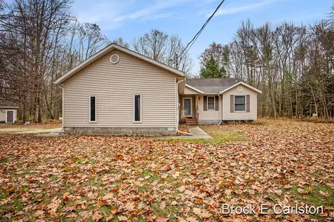 1977 E Michillinda, Twin Lake, MI 49457