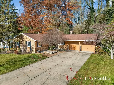16127 Harbor Vw, Spring Lake, MI 49456