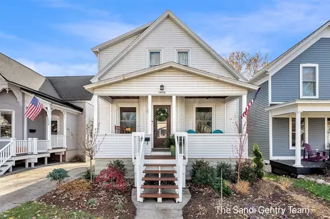 1022 Washington, Grand Haven, MI 49417