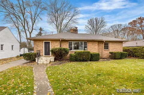 2765 Oakwood, Grand Rapids, MI 49505