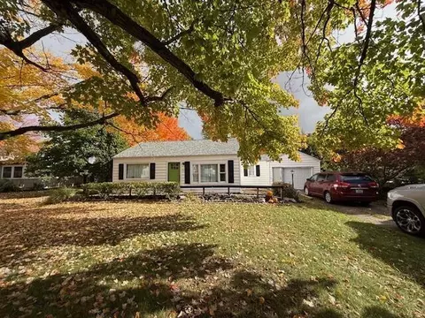 512 S Weaver, Fremont, MI 49412