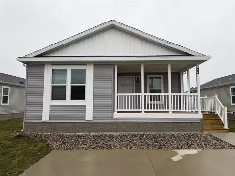 1283 Ellis #32, Norton Shores, MI 49441