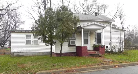 518 River, Three Rivers, MI 49093