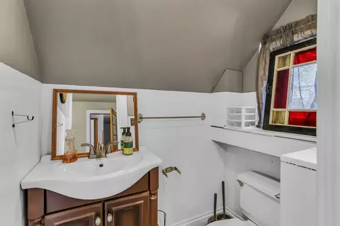 Bath - 712 N Waterloo, Jackson, MI 49202 photo 3 of 3