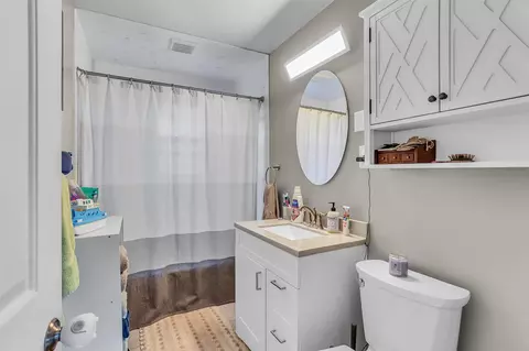 Bath - 712 N Waterloo, Jackson, MI 49202 photo 1 of 3