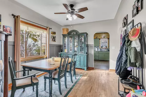 Dining - 712 N Waterloo, Jackson, MI 49202 photo 1 of 3