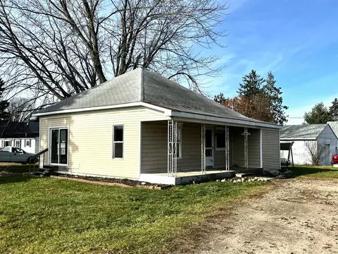 420 W 1st, Trufant, MI 49347