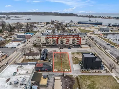 W Danaher St, Ludington, MI 49431