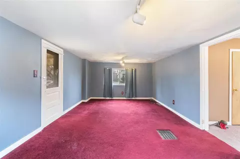 Living - 1012 Lansing, Jackson, MI 49202 photo 4 of 4