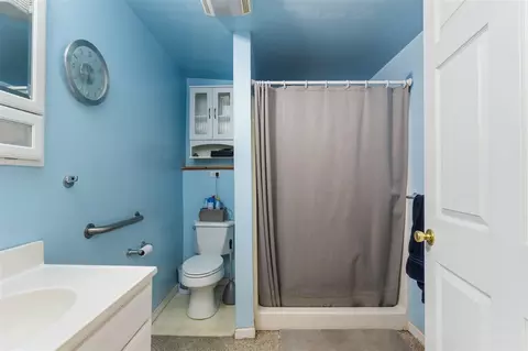 Bath - 1012 Lansing, Jackson, MI 49202 photo 2 of 5