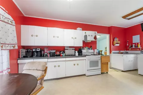 Kitchen - 1012 Lansing, Jackson, MI 49202 photo 1 of 5