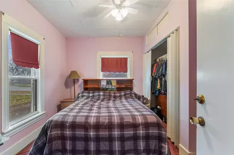 Bedroom - 1012 Lansing, Jackson, MI 49202 photo 1 of 8