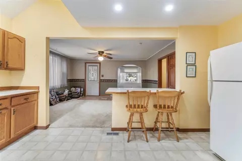 Kitchen - 927 N George, Jackson, MI 49202 photo 4 of 6