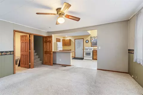Living - 927 N George, Jackson, MI 49202 photo 3 of 5