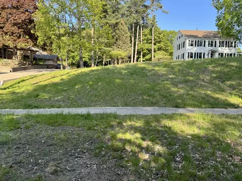 822 Lake, Grand Haven, MI 49417
