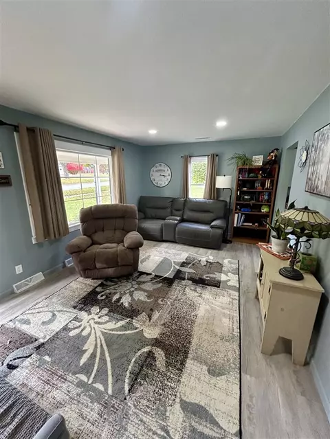 Living - 320 East, Marshall, MI 49068 photo 4 of 4