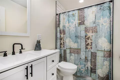 Bath - 320 East, Marshall, MI 49068 photo 1 of 1