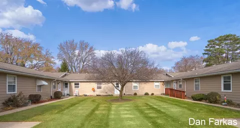 5143 Southglow #169, Grand Rapids, MI 49508