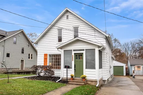 1233 Emerald, Grand Rapids, MI 49505
