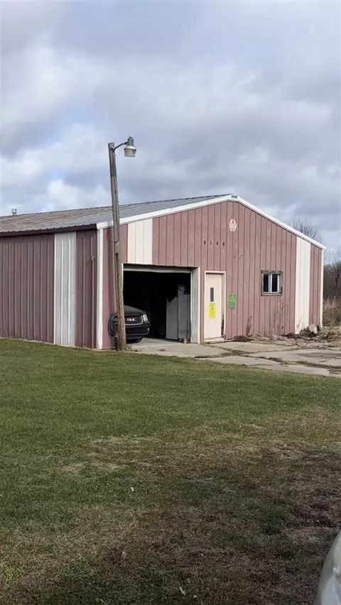 8488 Beard, Avoca, MI 48006 photo 25