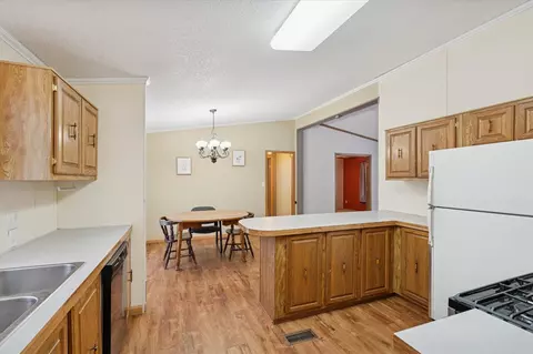 Kitchen - 835 Fleming, Jackson, MI 49202 photo 1 of 3