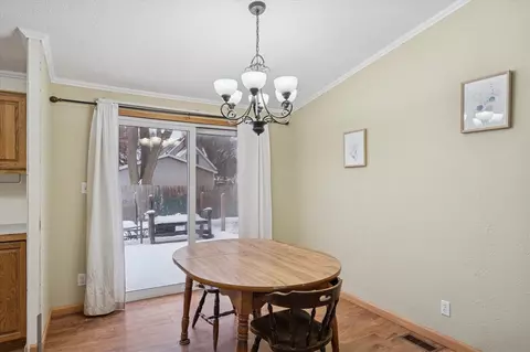 Dining - 835 Fleming, Jackson, MI 49202 photo 1 of 1