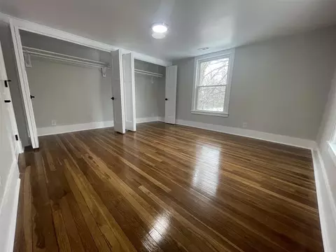 Bedroom - 7466 Bunkerhill, Jackson, MI 49201 photo 2 of 4