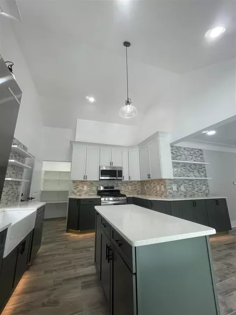 Kitchen - 7466 Bunkerhill, Jackson, MI 49201 photo 3 of 3