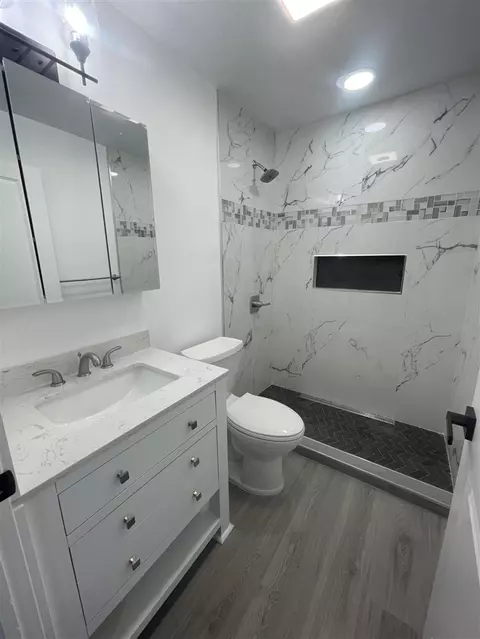 Bath - 7466 Bunkerhill, Jackson, MI 49201 photo 2 of 4
