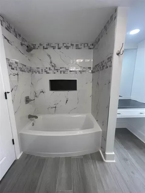 Bath - 7466 Bunkerhill, Jackson, MI 49201 photo 3 of 4