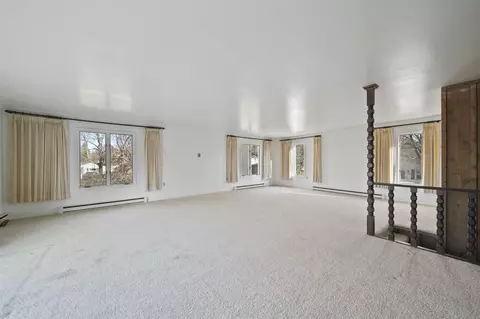 Living - 182 Peach, Jackson, MI 49202 photo 5 of 7