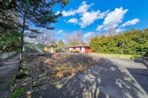 Exterior - 182 Peach, Jackson, MI 49202 photo 4 of 17
