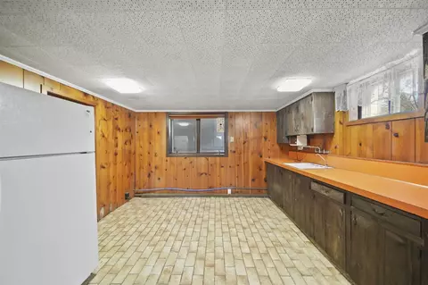 Kitchen - 182 Peach, Jackson, MI 49202 photo 3 of 3