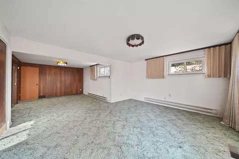 Living - 182 Peach, Jackson, MI 49202 photo 3 of 7