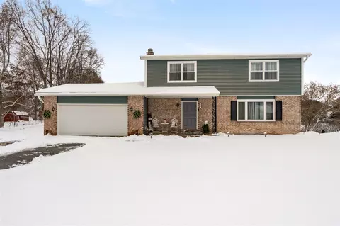 6247 Mountie, Jackson, MI 49201
