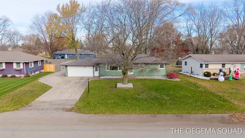 1101 Lynden, Holland, MI 49423