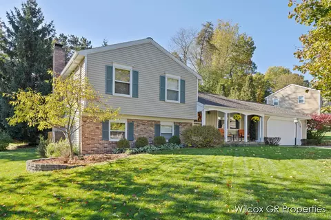 6532 Scarborough, Ada, MI 49301