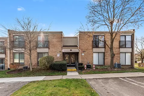 18025 University Park #51, Livonia, MI 48152