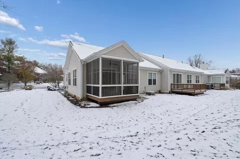 Exterior - 913 Oakbrook, Jackson, MI 49203 photo 7 of 10