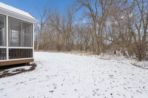 Exterior - 913 Oakbrook, Jackson, MI 49203 photo 10 of 10