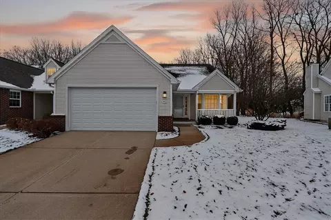 913 Oakbrook, Jackson, MI 49203