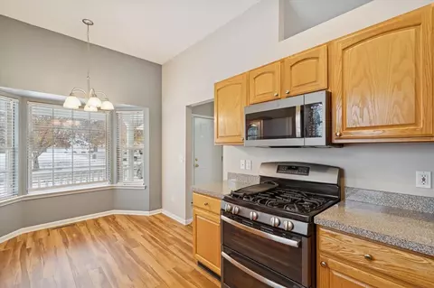 Kitchen - 913 Oakbrook, Jackson, MI 49203 photo 2 of 4