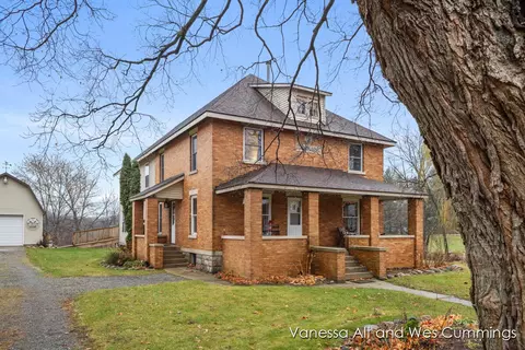 9566 Peach Rdg, Sparta, MI 49345