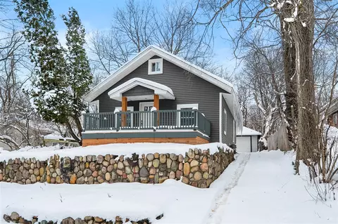 407 Wallace, Kalamazoo, MI 49048