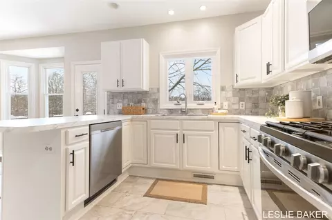 Kitchen - 3534 41st, Hamilton, MI 49419 photo 3 of 5