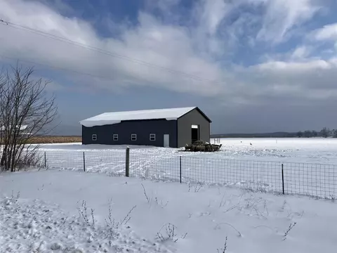 44872 Co Rd 374, Paw Paw, MI 49079