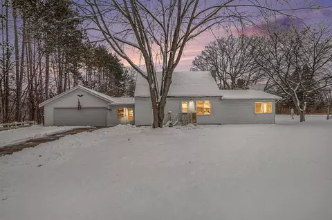 2730 S Johnson, Gowen, MI 49326