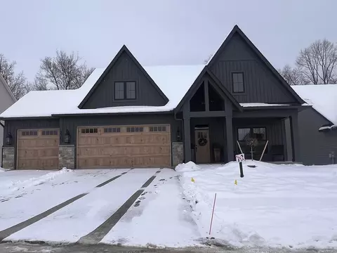 3367 Ravinewood #12, Jenison, MI 49428