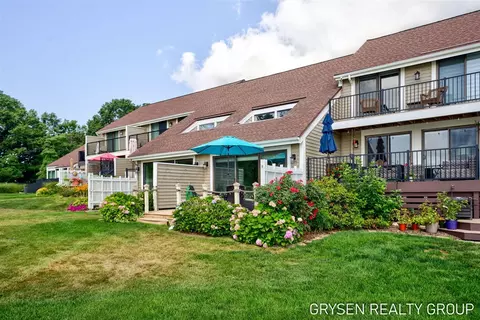 566 Wind Drift #23, Spring Lake, MI 49456