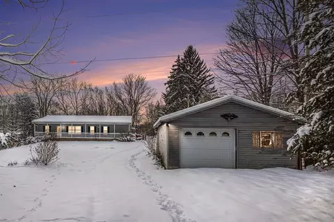 2810 Oak Frst, Buchanan, MI 49107